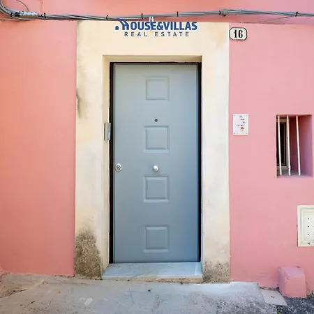 Apartment House&villas - La Casa Dei Colori Noto